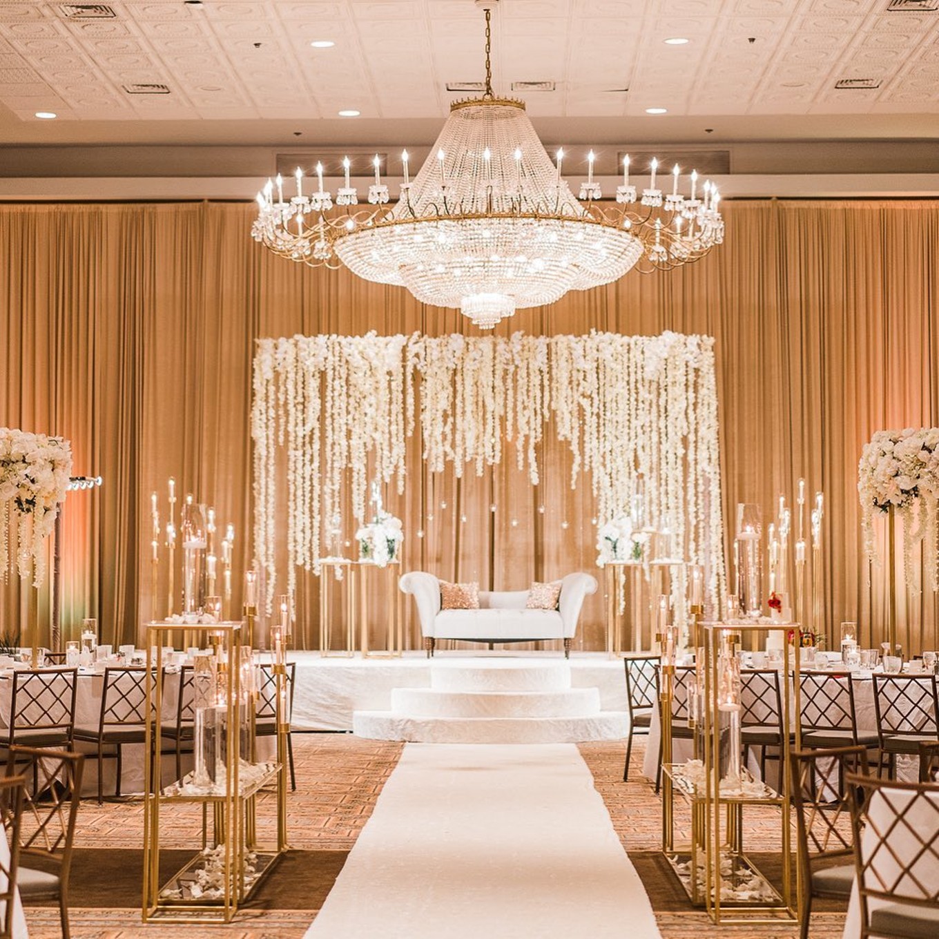 17 Inspirasi Desain dan Dekorasi Pelaminan Bergaya Modern ...