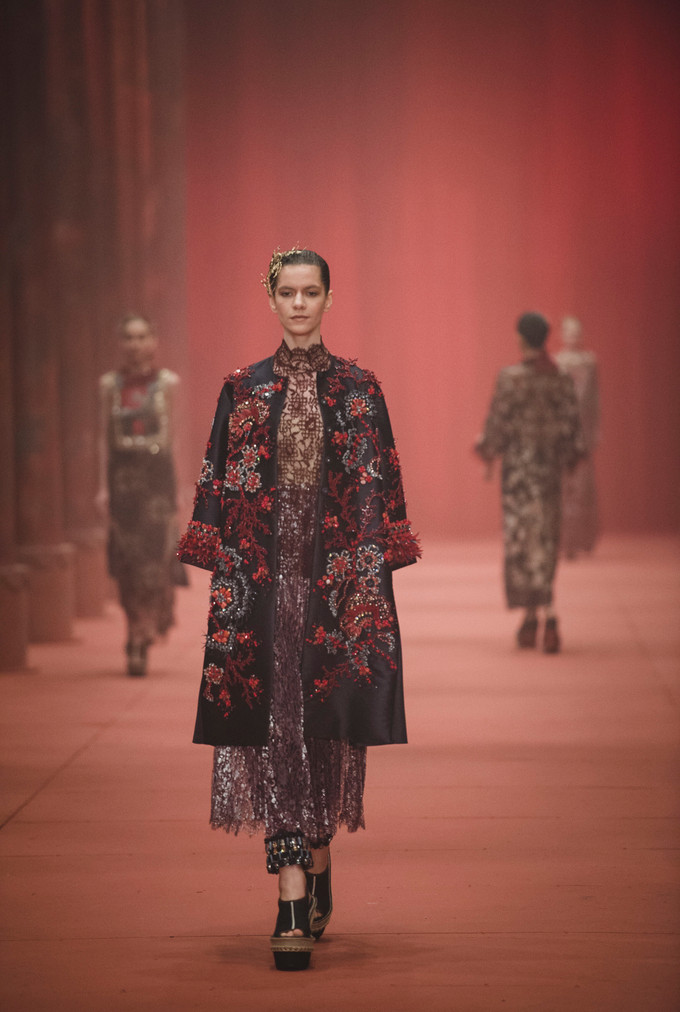 catch a glimpse of biyans ss 2017 "benang merah" collection