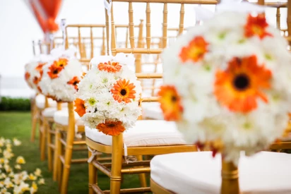 charisse throw a modern chic wedding
